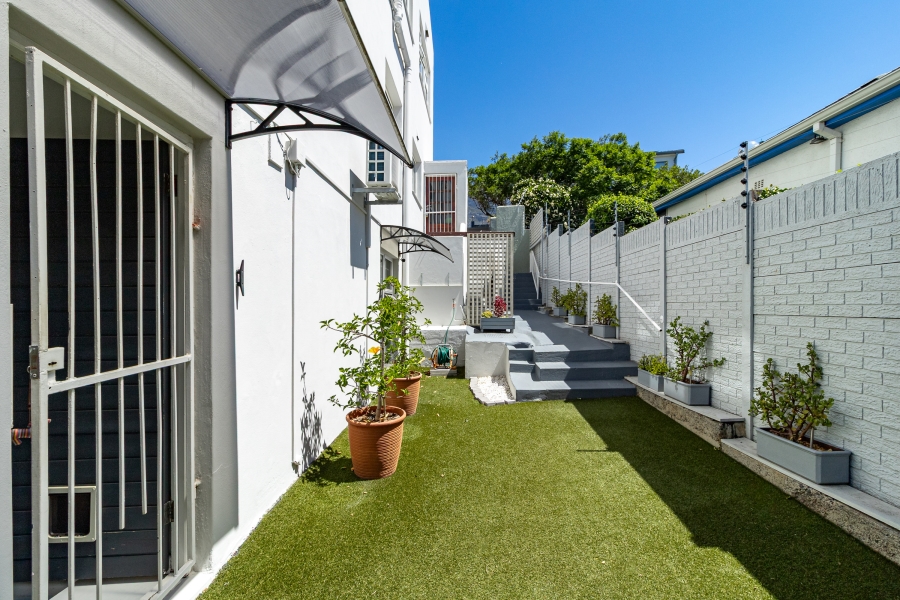 To Let 1 Bedroom Property for Rent in Vredehoek Western Cape